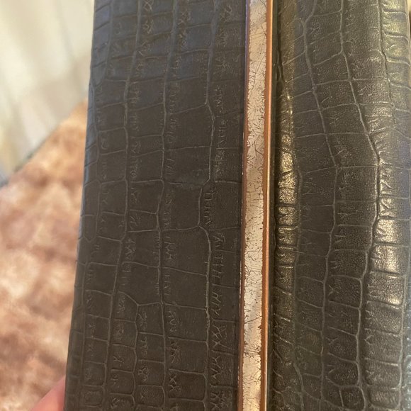 Banana Republic trifold black crocodile leather wallet - Picture 6 of 6